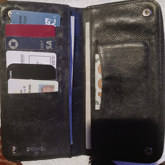 Chanel caviar leather large black zip around wallet 100%authentic - Picture 3 of 8